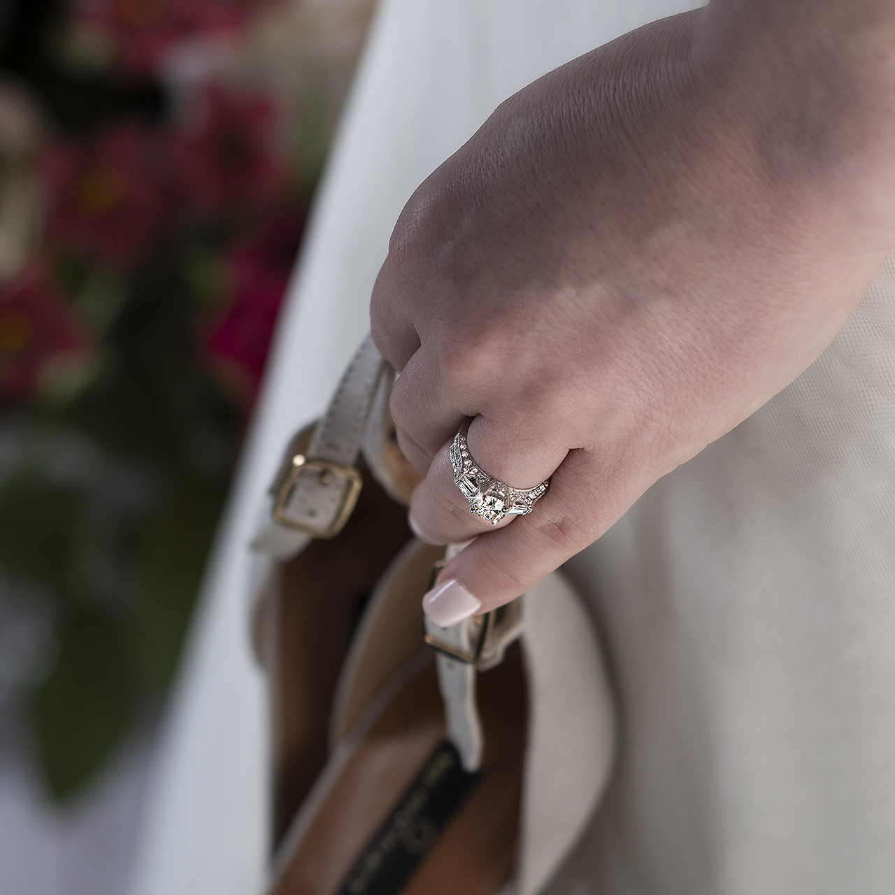 18K White Gold "Parade" Setting Wedding Set – FR-WG-00006 - Image 2